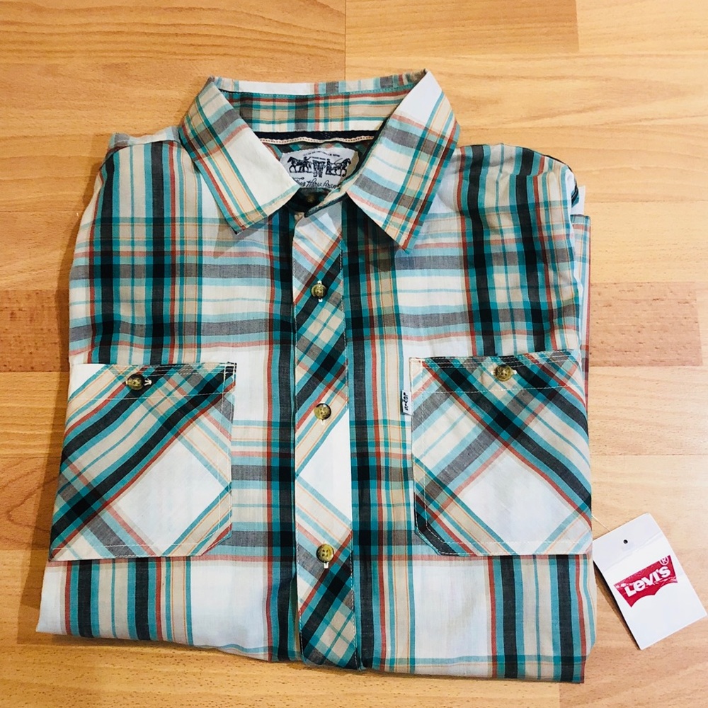 Levi’s Long Sleeve Button Down Shirt